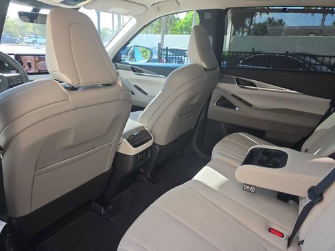 Certified 2026 INFINITI QX60 Luxe w/ Cargo Package FWD image 10