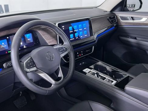 Used 2025 Volkswagen Atlas SEL image 30