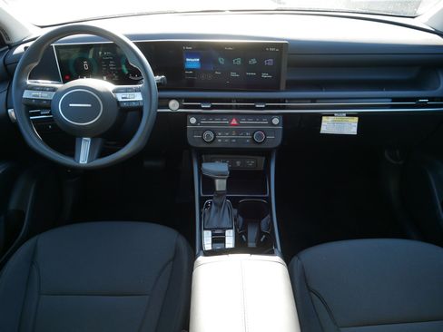 Certified 2025 Hyundai Tucson SE AWD/4WD image 10