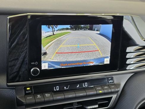 Used 2025 Toyota Camry SE w/ Convenience Package FWD image 12