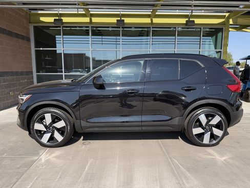 Used 2024 Volvo XC40 Recharge Plus w/ Protection Package Premier RWD image 7