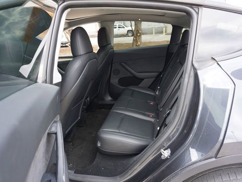 Used 2024 Tesla Model Y Long Range image 17