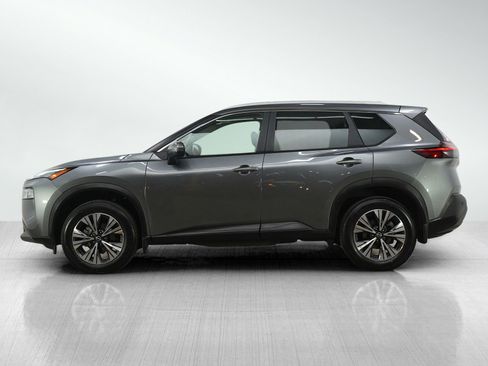 Used 2022 Nissan Rogue SV w/ SV Premium Package image 2