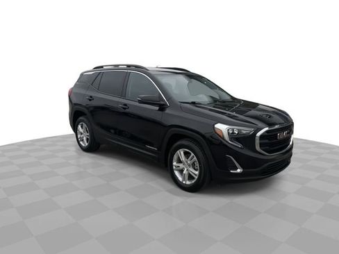Used 2021 GMC Terrain SLE w/ Driver Convenience Package image 2