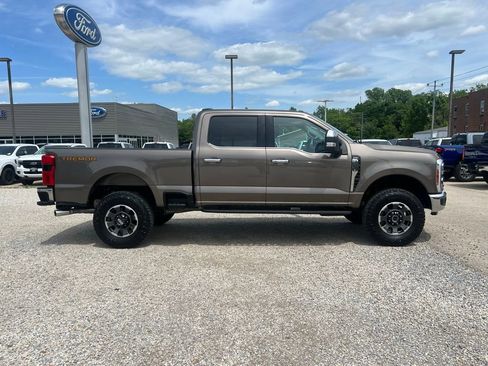 Used 2023 Ford F250 Lariat w/ Tremor Off-Road Package AWD/4WD image 9