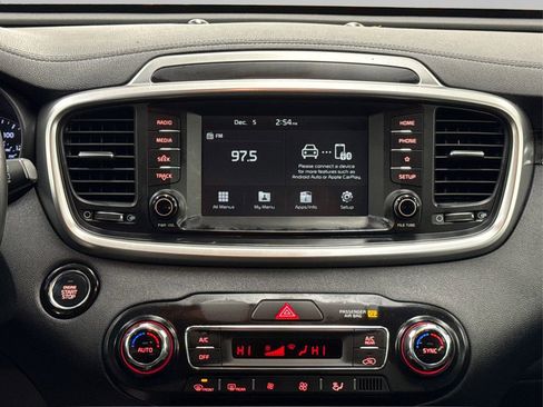 Used 2020 Kia Sorento S image 19