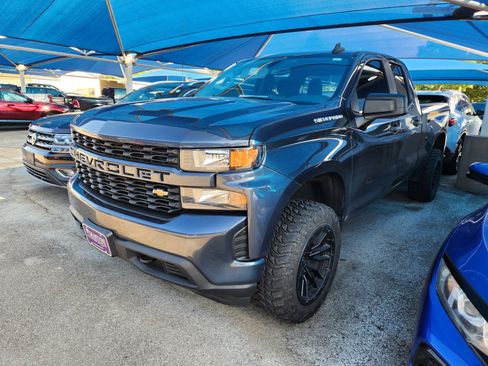 Used 2022 Chevrolet Silverado 1500 Custom RWD image 2