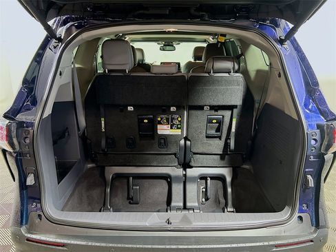 Certified 2024 Toyota Sienna XLE image 23
