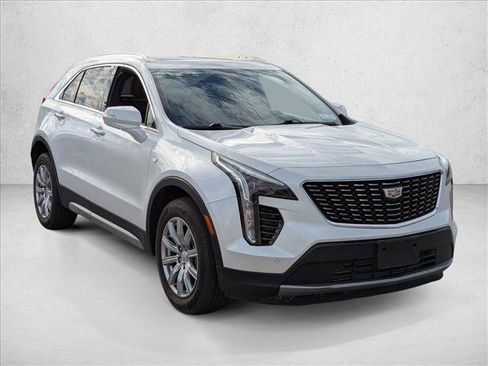 Used 2023 Cadillac XT4 Premium Luxury image 3