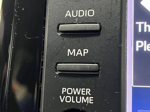 Used 2021 Toyota RAV4 XLE w/ Convenience Package image 16