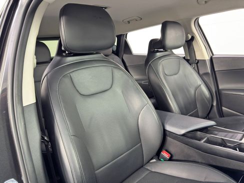 Used 2022 Kia EV6 Wind image 37