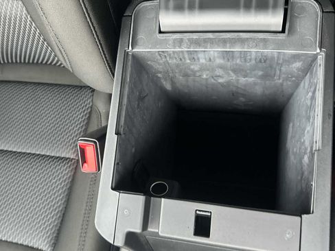 Used 2022 Ford Explorer XLT image 39