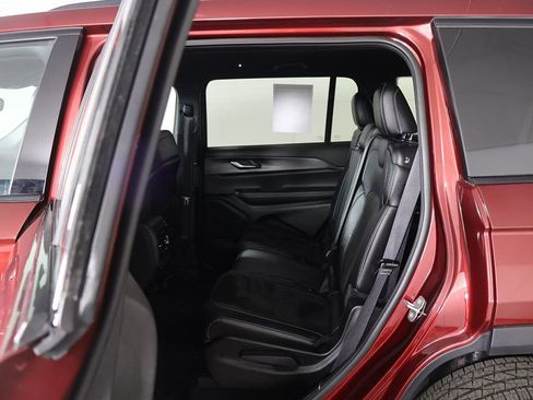 Used 2023 Jeep Grand Cherokee L Laredo AWD/4WD image 30