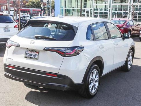 Used 2025 Honda HR-V LX image 5