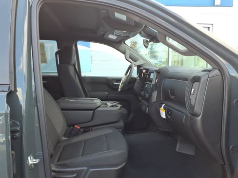 Used 2025 Chevrolet Silverado 1500 Custom Trail Boss w/ LPO, Dark Essentials Package AWD/4WD image 16