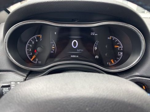 Used 2018 Jeep Grand Cherokee Laredo image 18