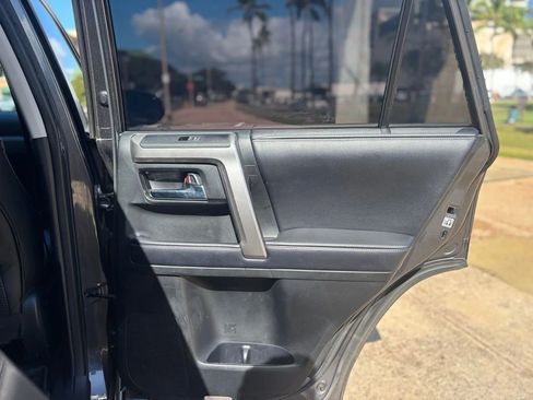 Used 2018 Toyota 4Runner SR5 image 18