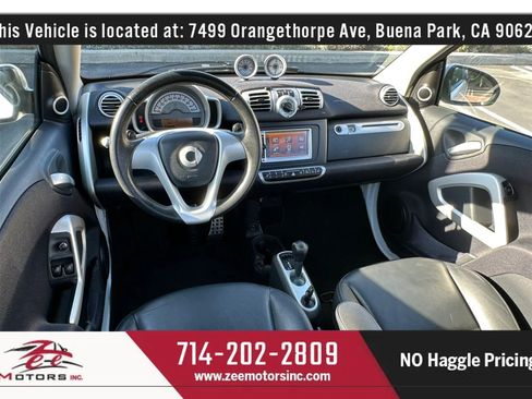 Used 2013 smart fortwo pure RWD image 17