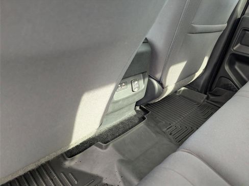 Used 2025 Nissan Frontier SV w/ SV Convenience Package image 31