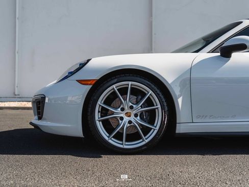 Used 2019 Porsche 911 Targa 4 AWD/4WD image 12
