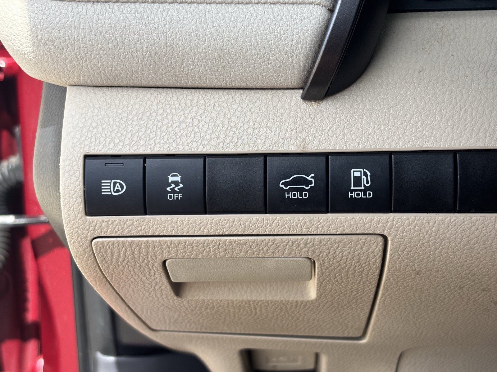 Used 2019 Toyota Camry LE w/ Carpet Mat Package FWD image 31