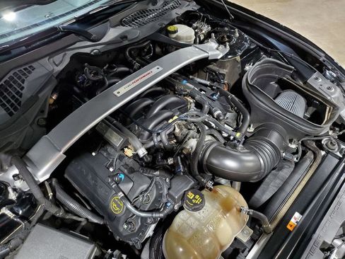 Used 2019 Ford Mustang Shelby GT350 w/ Technology Package image 46