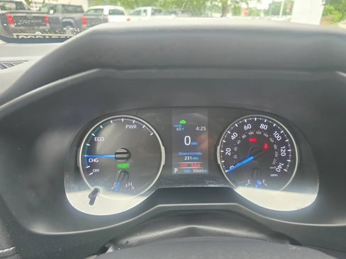 Used 2022 Toyota RAV4 LE AWD/4WD image 19