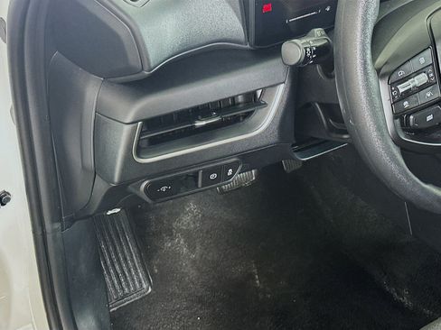 Used 2025 Kia K4 FWD image 17