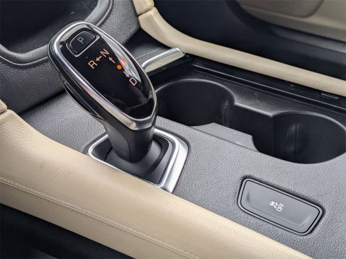 Used 2017 Cadillac XT5 Luxury w/ Driver Awareness Package image 17