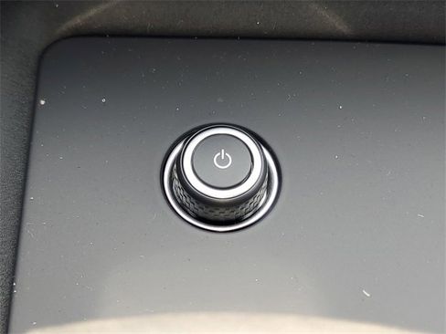 Used 2024 Land Rover Discovery Dynamic SE image 33