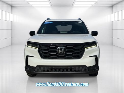 Certified 2023 Honda Pilot Sport image 2