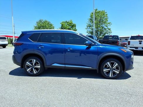 Used 2022 Nissan Rogue SL w/ SL Premium Package FWD image 3