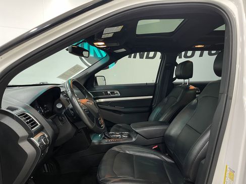 Used 2016 Ford Explorer XLT w/ Equipment Group 202A image 12
