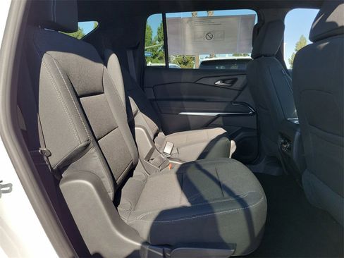 New 2026 Chevrolet Traverse LT image 18