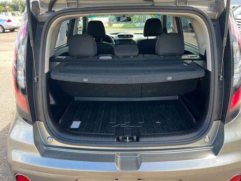 Used 2018 Kia Soul + w/ Audio Package FWD image 14