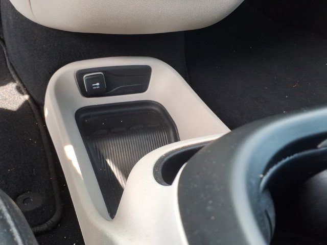 Used 2024 Chrysler Pacifica Touring-L FWD image 19