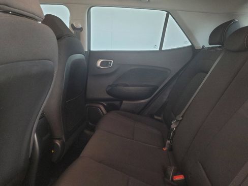 Used 2021 Hyundai Venue SEL w/ Premium Package FWD image 18