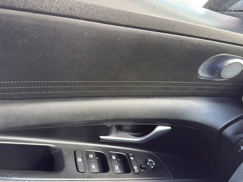 Used 2021 Hyundai Elantra SE image 22