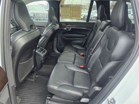 Used 2019 Volvo XC90 T6 Momentum w/ Advanced Package AWD/4WD image 35