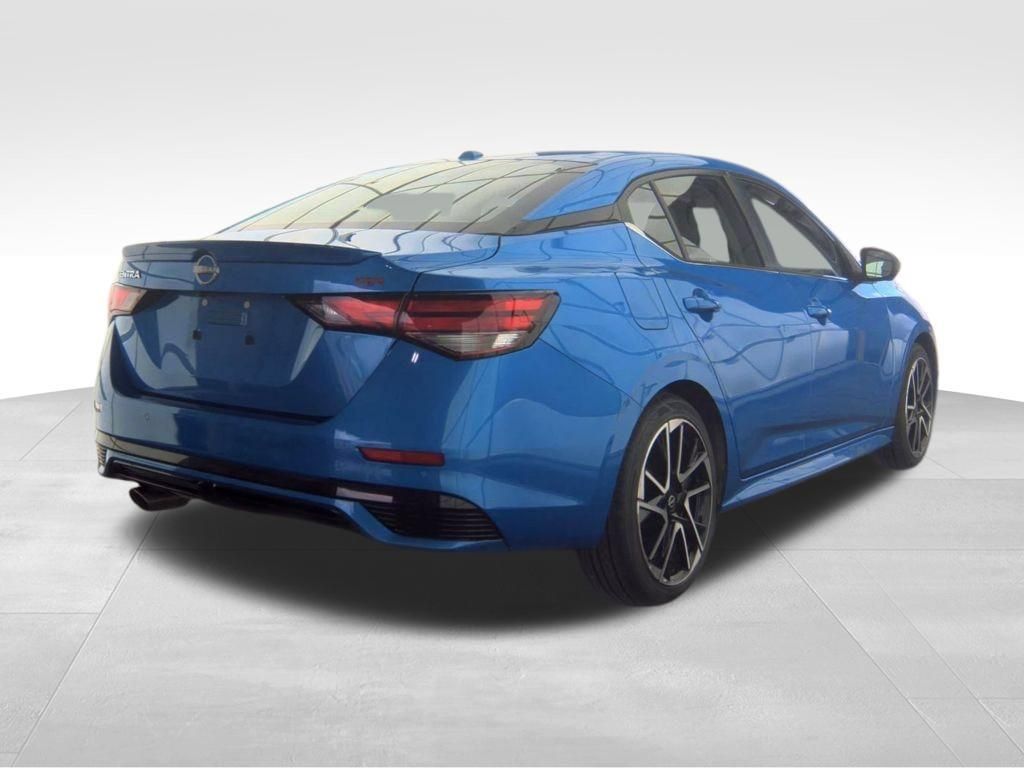 Used 2025 Nissan Sentra SR w/ SR Premium Package FWD image 34