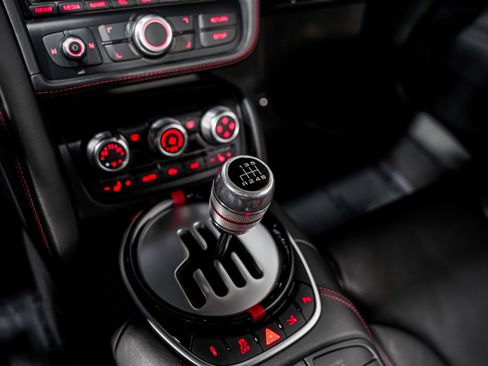 Used 2014 Audi R8 V8 w/ Full Leather Package image 15