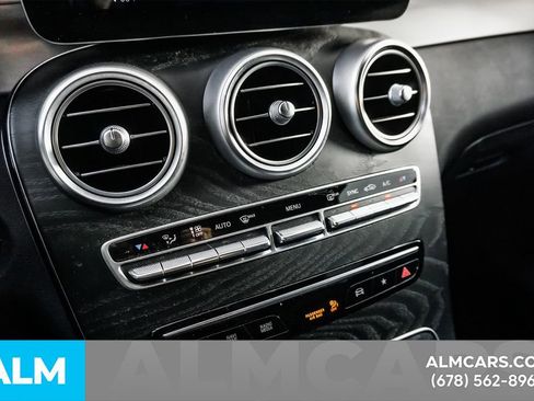 Used 2022 Mercedes-Benz GLC 300 4MATIC Coupe image 39