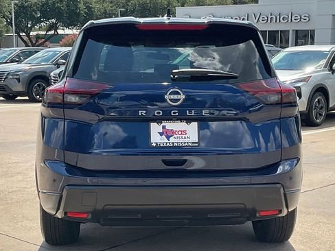 Used 2025 Nissan Rogue SV FWD image 5