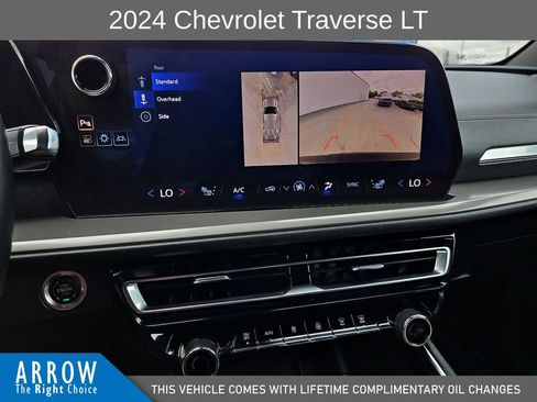 Used 2024 Chevrolet Traverse LT AWD/4WD image 24