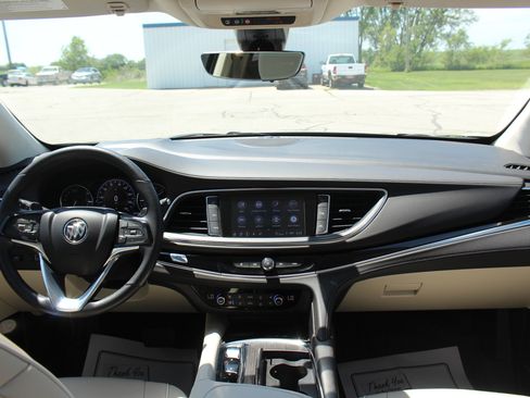 Used 2023 Buick Enclave Avenir w/ Avenir Technology Package AWD/4WD image 18