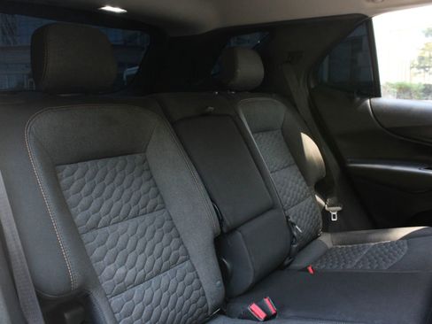 Used 2020 Chevrolet Equinox LT w/ LPO, Floor Liner Package FWD image 20