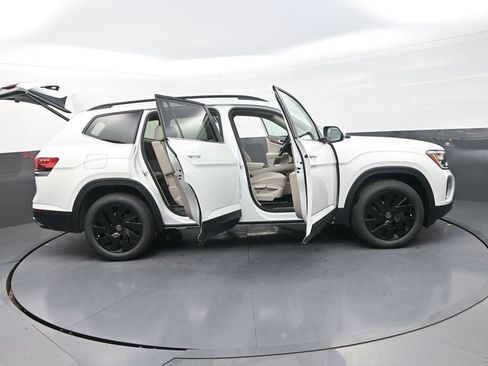 New 2026 Volkswagen Atlas SE image 36