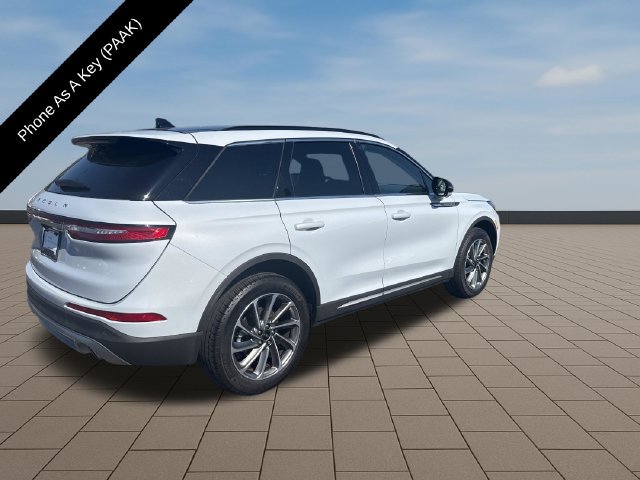 Used 2025 Lincoln Corsair AWD w/ Equipment Group 101A image 7