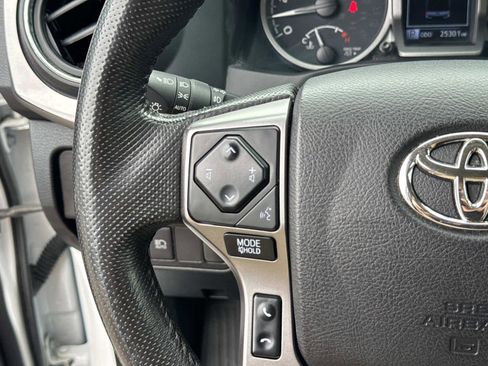 Used 2022 Toyota Tacoma SR5 image 29