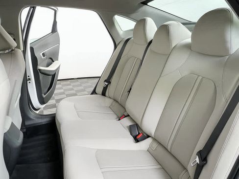 Used 2023 Hyundai Sonata SE image 18